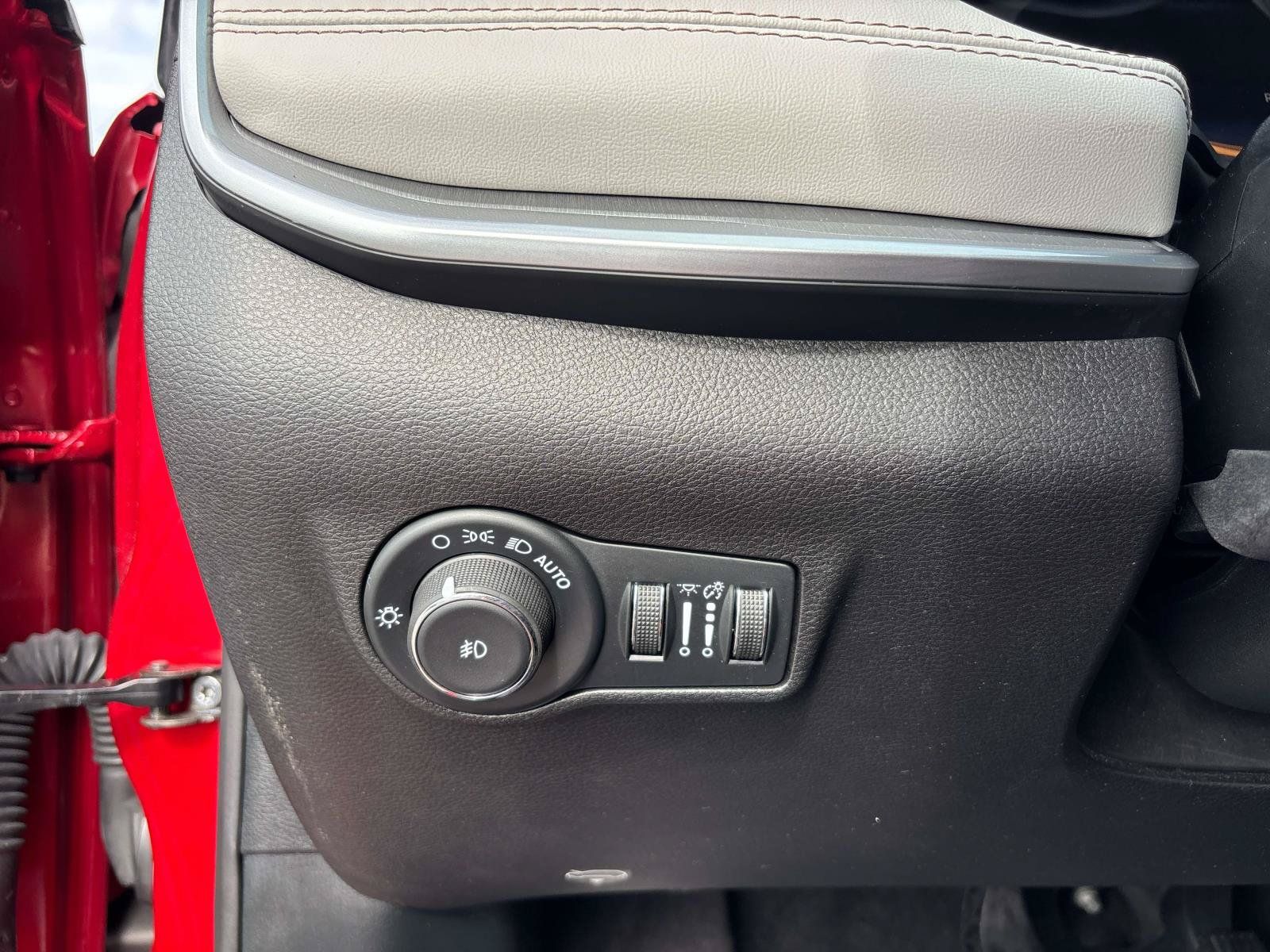Certified 2025 Jeep Compass Limited AWD/4WD image 16