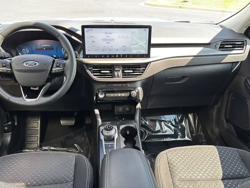 Used 2023 Ford Escape Active w/ Tech Pack #2 AWD/4WD image 9