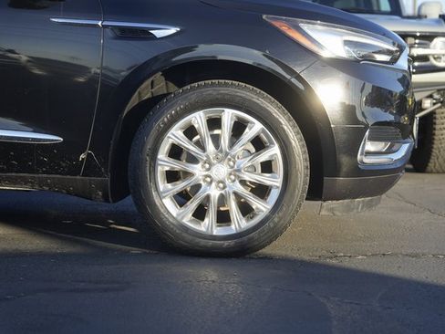 Used 2018 Buick Enclave Premium image 2