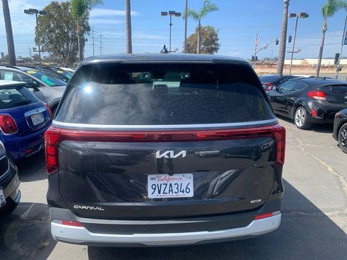 Used 2026 Kia Carnival LXS FWD image 7