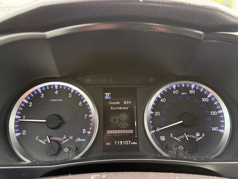 Used 2017 Toyota Highlander Plus FWD image 20