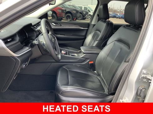 Used 2023 Jeep Grand Cherokee L Limited AWD/4WD image 4