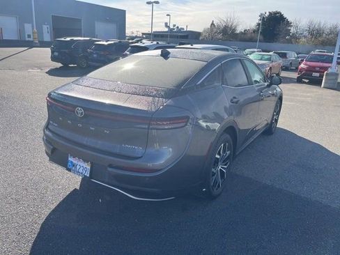 Used 2024 Toyota Crown Limited image 7