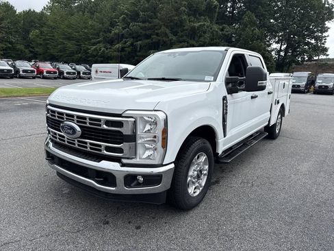 New 2026 Ford F350 XLT RWD image 3