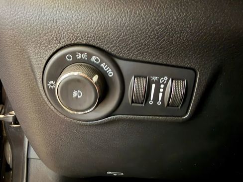 Used 2022 Jeep Compass Latitude w/ Sun and Sound Group image 20