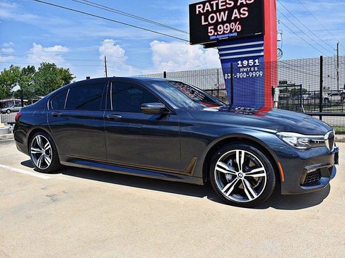 Used 2019 BMW 740i w/ Executive Package RWD image 3