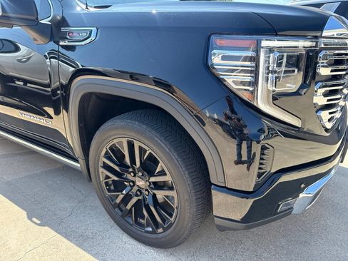 Used 2023 GMC Sierra 1500 Denali w/ Denali Reserve Package AWD/4WD image 4