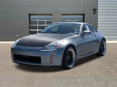 Used 2004 Nissan 350Z Touring w/ Aerodynamics Pkg RWD image 3
