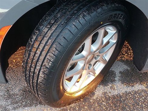 Used 2022 Chrysler Pacifica Touring-L image 28