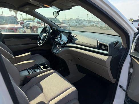 Used 2018 Honda Odyssey EX image 27