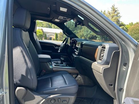 Used 2025 Chevrolet Silverado 1500 High Country w/ Technology Package RWD image 47