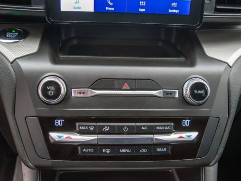 Used 2020 Ford Explorer XLT w/ Class III Trailer Tow Package image 23