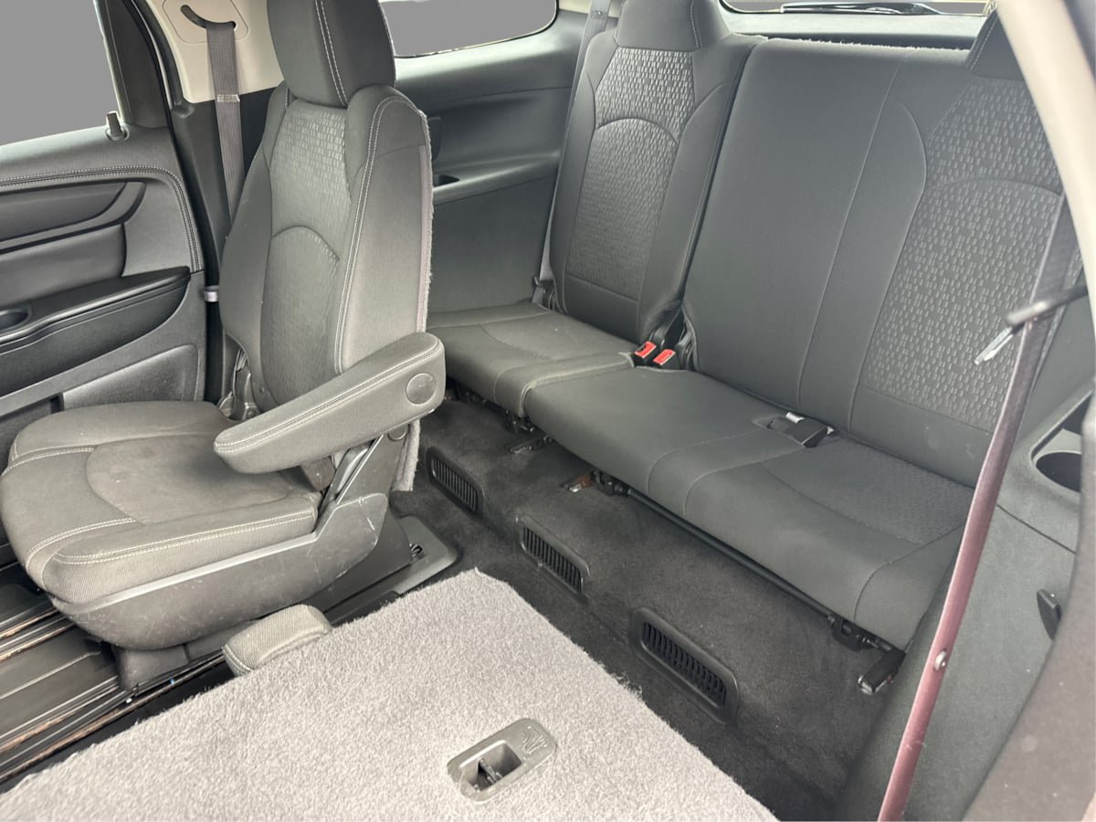 Used 2015 GMC Acadia SLE AWD/4WD image 46
