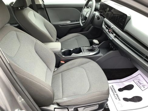 Used 2025 Kia K4 FWD image 27