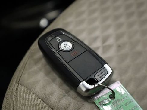 Used 2020 Ford Escape SE image 27