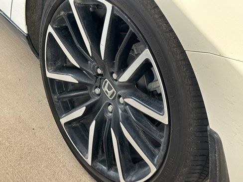 Used 2023 Honda Accord Touring image 9