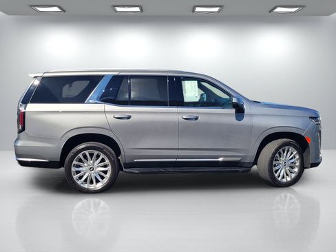 Used 2023 Cadillac Escalade Premium Luxury AWD/4WD image 3