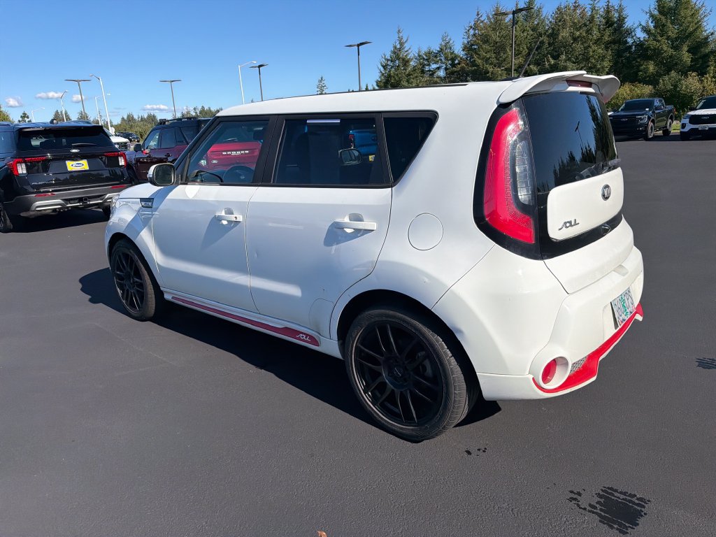 Used 2014 Kia Soul + FWD image 2
