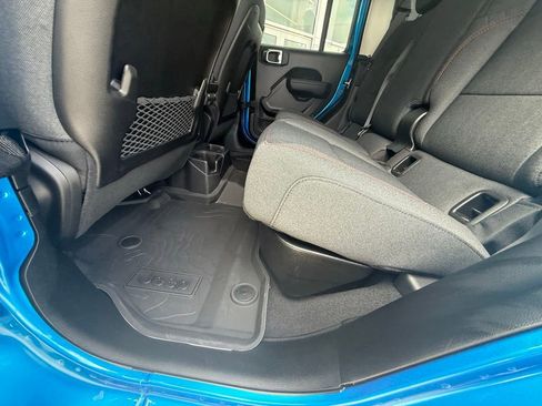 Certified 2025 Jeep Gladiator Rubicon image 28