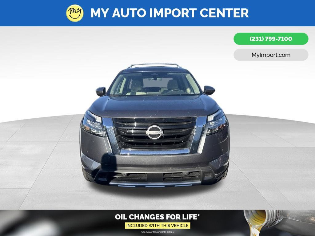 Used 2025 Nissan Pathfinder SL w/ SL Premium Package AWD/4WD image 2