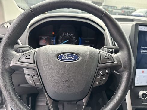 Used 2022 Ford Edge SEL AWD/4WD image 23