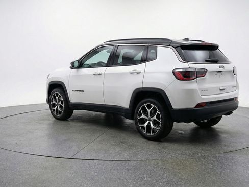 Used 2025 Jeep Compass Limited image 6