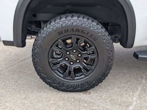 Certified 2025 Chevrolet Silverado 1500 ZR2 w/ Technology Package AWD/4WD image 3