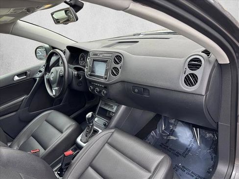Used 2016 Volkswagen Tiguan SE AWD/4WD image 21