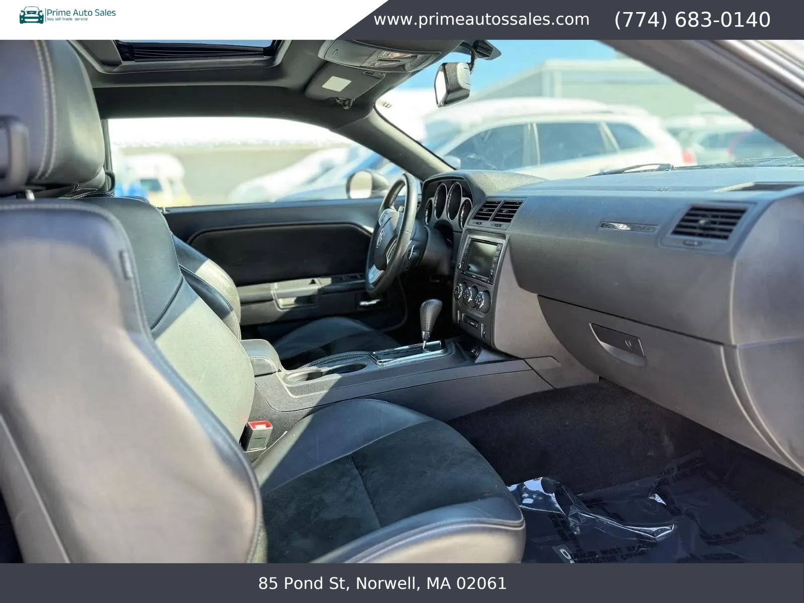 Used 2014 Dodge Challenger R/T RWD image 16