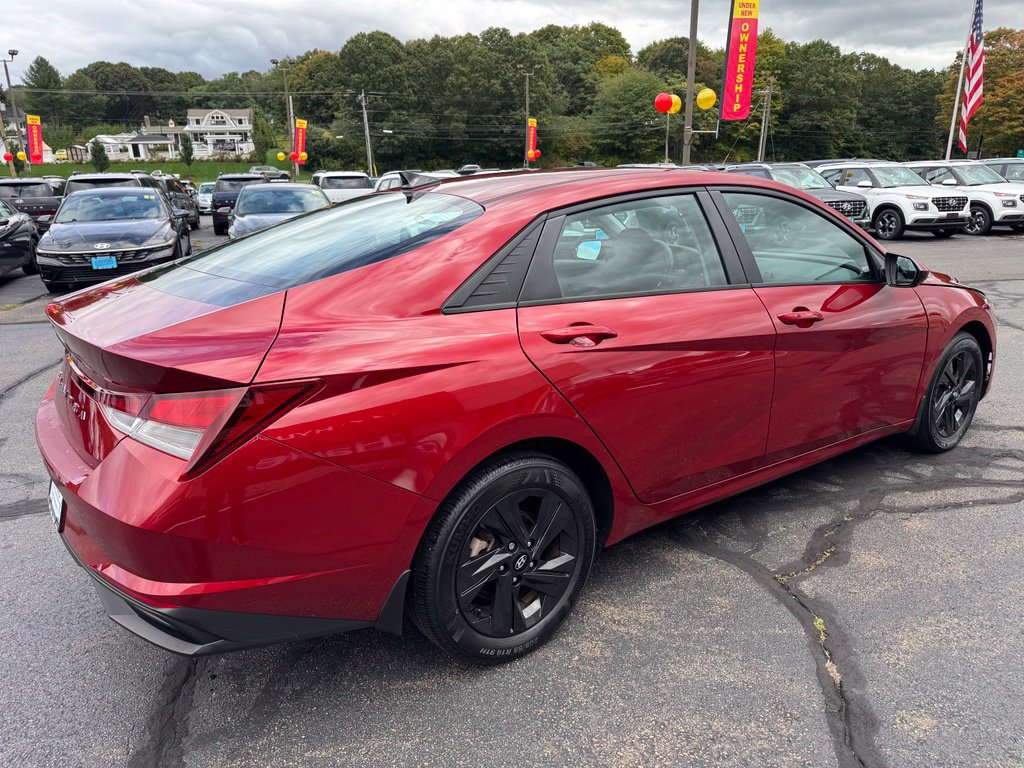 Used 2023 Hyundai Elantra SEL FWD image 5