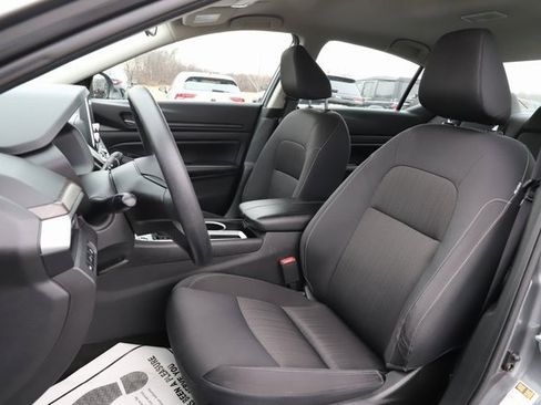 Used 2024 Nissan Altima 2.5 SV image 11