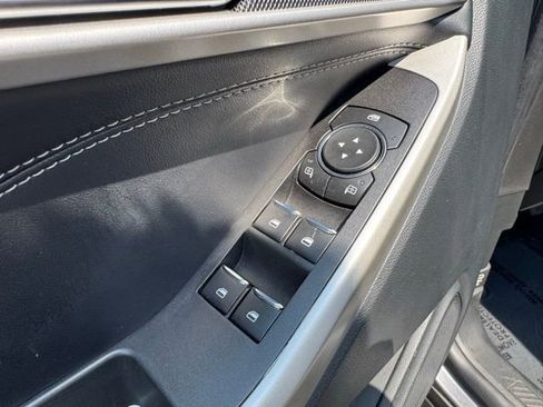 Used 2022 Ford Explorer XLT RWD image 24