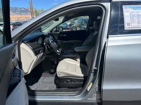 Used 2023 Cadillac XT4 Premium Luxury AWD/4WD image 13
