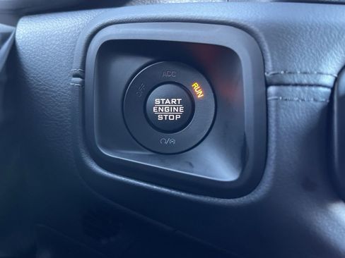 Used 2025 Jeep Gladiator Rubicon image 14