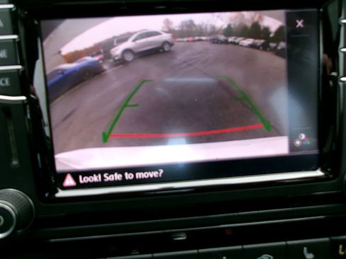 Used 2016 Volkswagen Passat 1.8T SE image 16