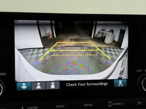 Used 2024 Honda CR-V EX image 16