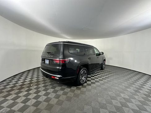 Certified 2025 Jeep Wagoneer Series II AWD/4WD image 6