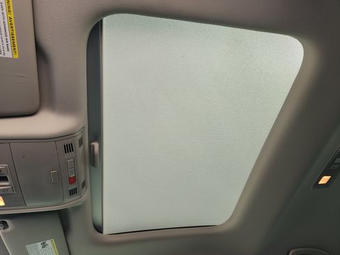 Used 2024 Volkswagen Jetta SEL image 25