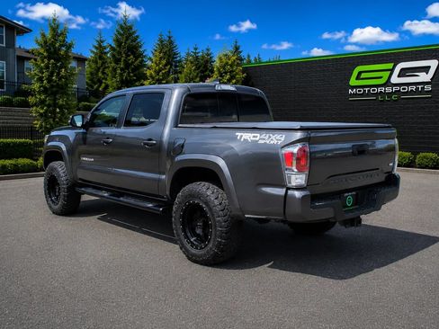 Used 2020 Toyota Tacoma TRD Sport AWD/4WD image 5