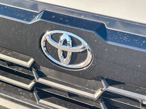 New 2026 Toyota Corolla Cross LE FWD image 10