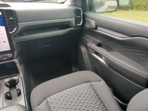 Used 2024 Ford Ranger XLT w/ Technology Package image 15