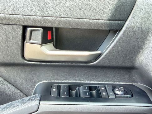 Used 2025 Toyota Tacoma TRD Off-Road AWD/4WD image 18