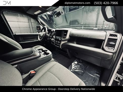 Used 2024 RAM 3500 Tradesman w/ Chrome Appearance Group AWD/4WD image 19