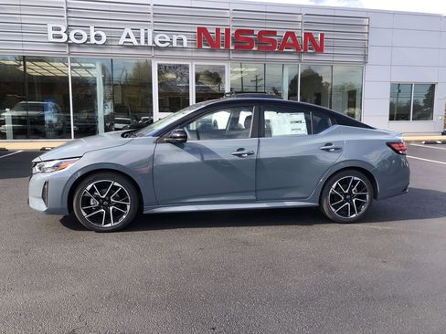 New 2025 Nissan Sentra SR w/ SR Premium Package image 11