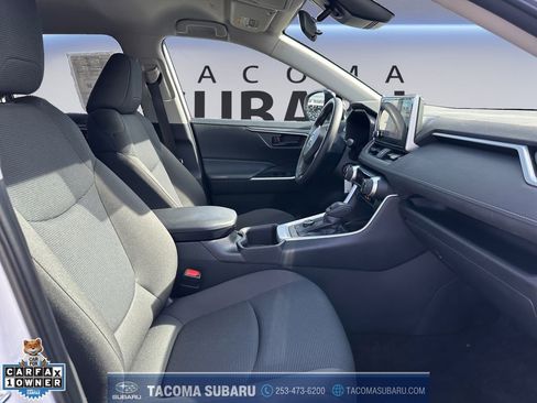 Used 2025 Toyota RAV4 LE image 17