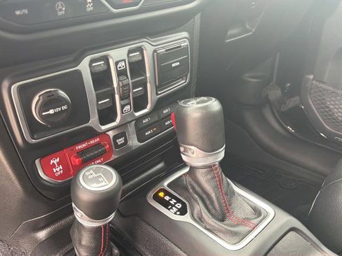 Used 2018 Jeep Wrangler Unlimited Rubicon image 34