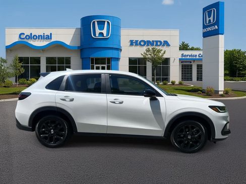 Used 2024 Honda HR-V Sport image 8