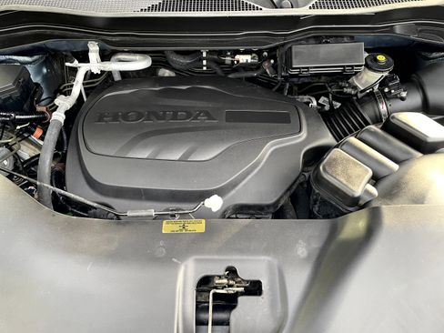 Used 2021 Honda Pilot Touring image 8