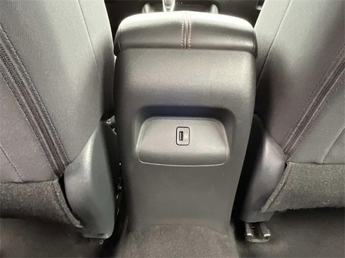 Used 2022 Nissan Sentra SR w/ Lighting Package image 16