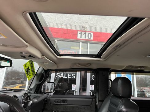 Used 2005 HUMMER H2 w/ Preferred Equipment Group image 15